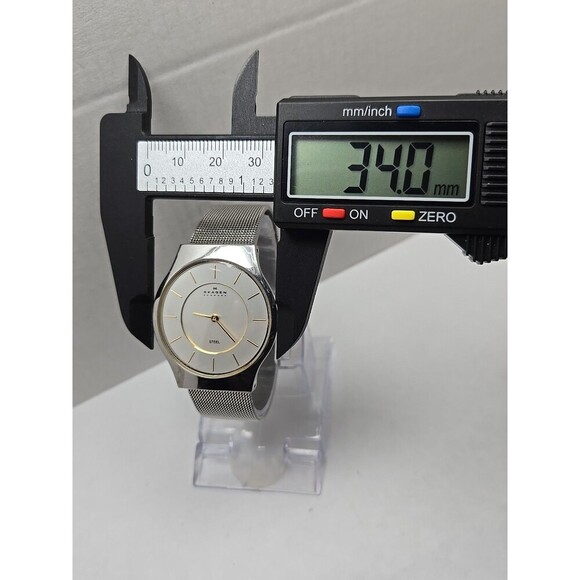 Skagen 233LGSC Slim Mesh Quartz Watch Silver Gold Two Tone New Battery 34mm Mens - Picture 5 of 10